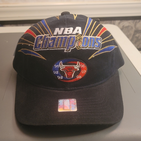 Vintage STARTER Chicago Bulls NBA CHAMPIONS 91 92 93 96 97 98 Strapback Hat Cap - Picture 1 of 5
